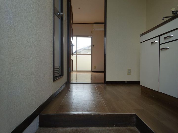 メゾン愛の玄関