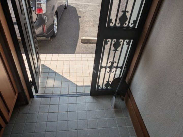 プルミエール町田旭町の玄関