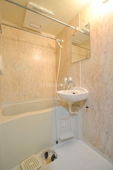 ユーアイビルの風呂