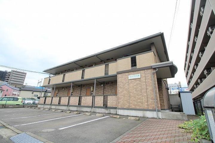 サンテラス花園の外観
