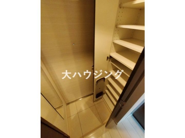 ガーラ・ヒルズ不動前の玄関
