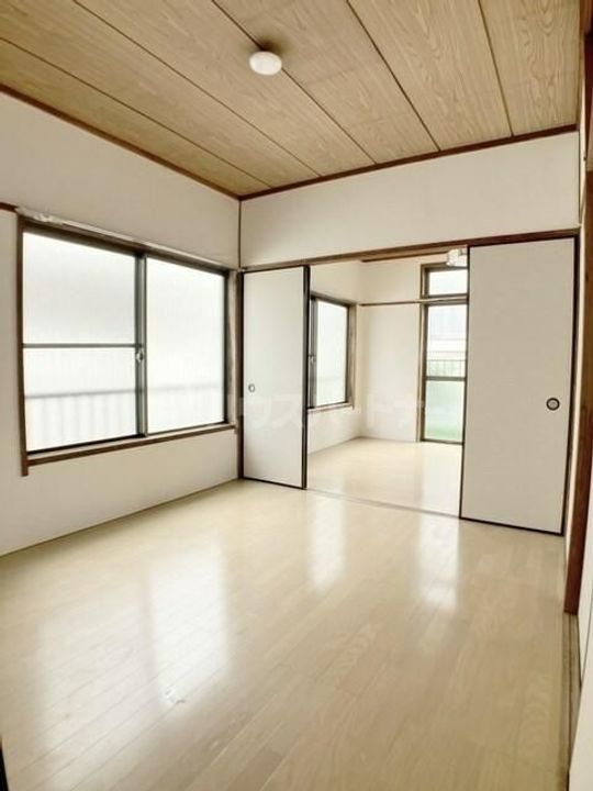 粉川マンションの居間