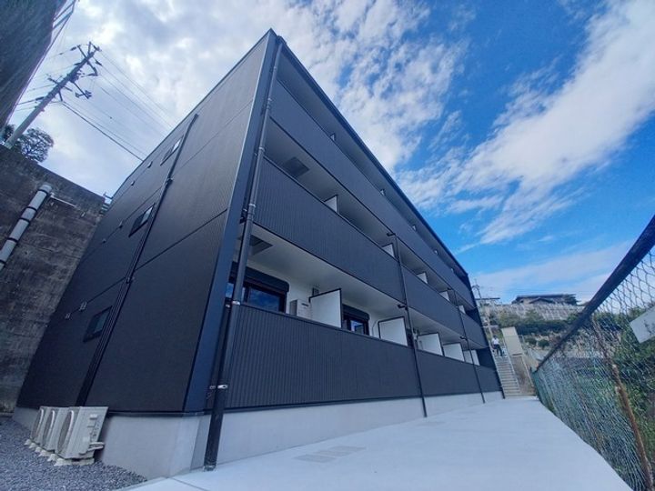 セブンプロート三滝本町の外観