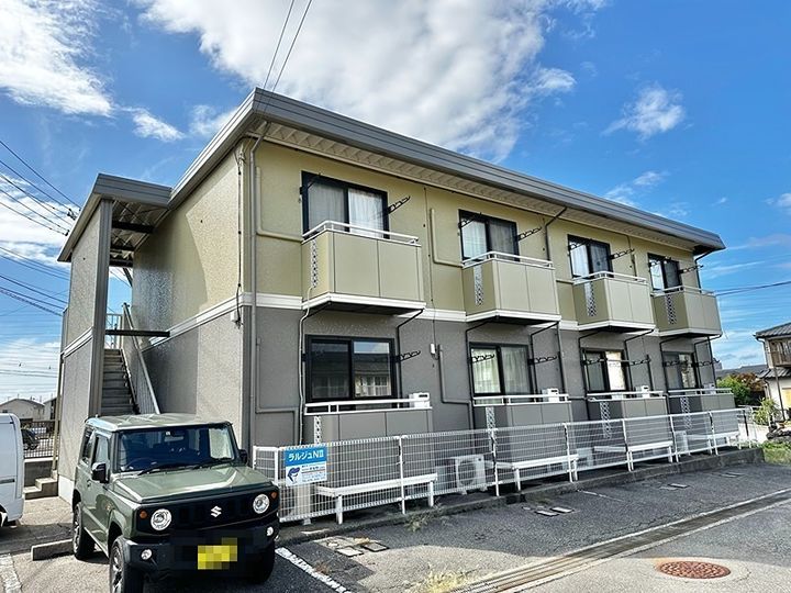 ラルジュNIIの外観