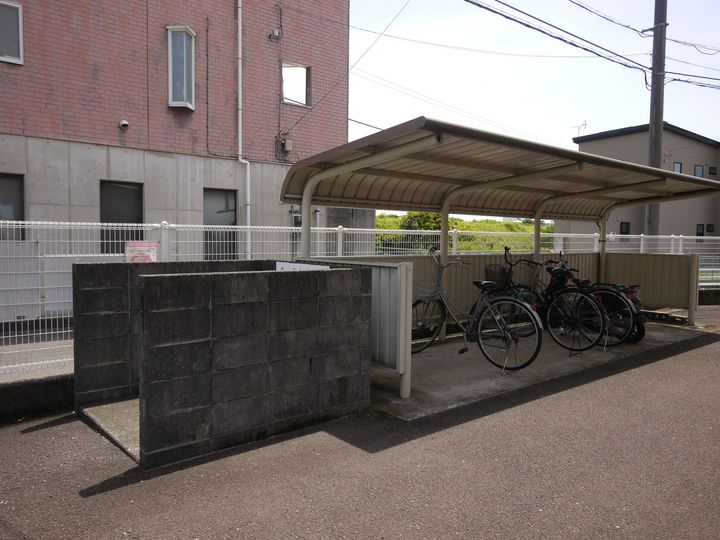 ソレーユ飯田岡の地図