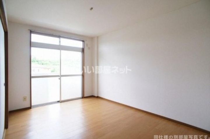 群馬県渋川市中村(アパート)の賃貸物件の居間