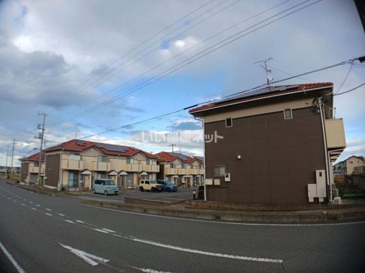 サニーヒル東前の外観