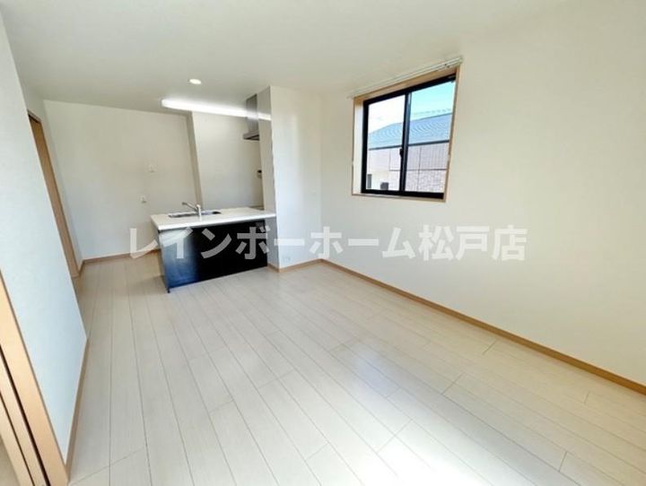 千葉県柏市常盤台(マンション)の賃貸物件の居間