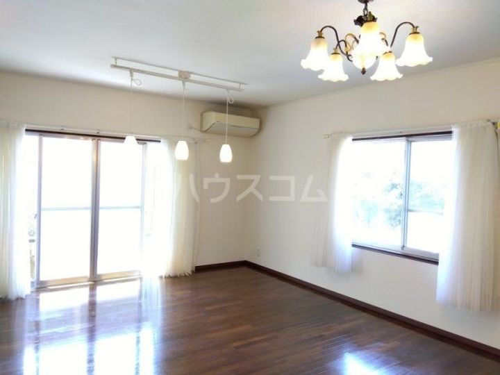静岡県静岡市葵区東1(一戸建)の賃貸物件の居間