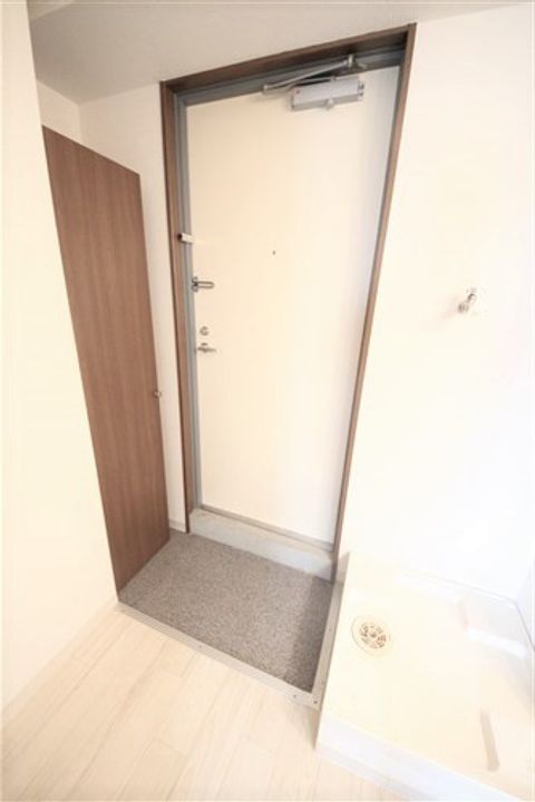 プレジール福島の玄関