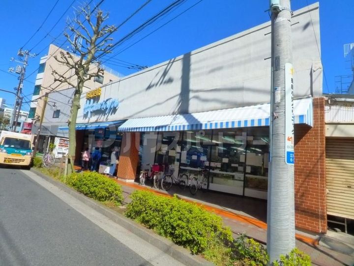 アンソレイエの周辺