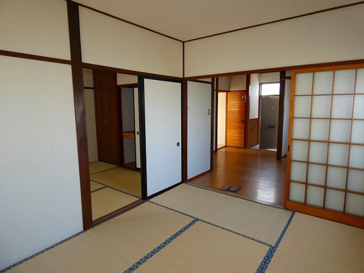 青森県十和田市西十四番町(一戸建)の賃貸物件の居間
