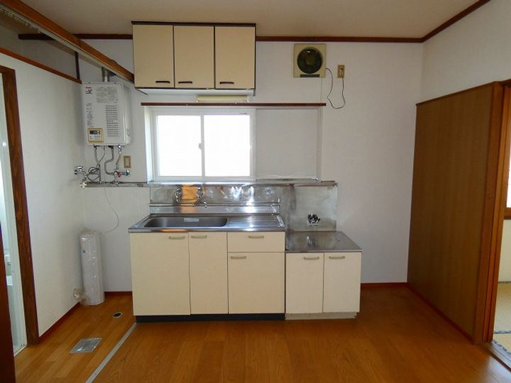 青森県十和田市西十四番町(一戸建)の賃貸物件のキッチン