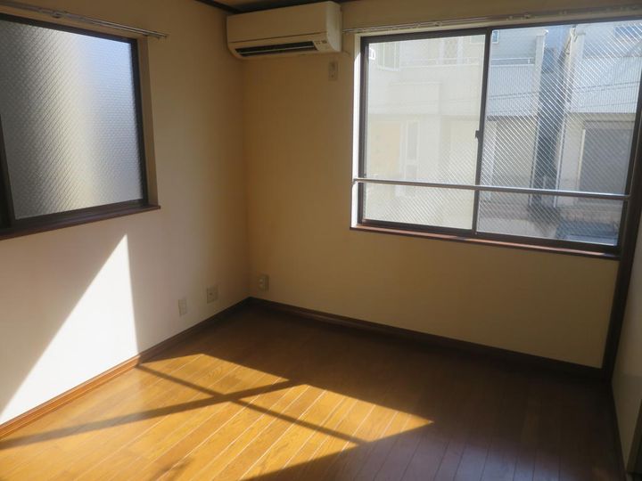 東京都北区西が丘2(アパート)の賃貸物件の居間