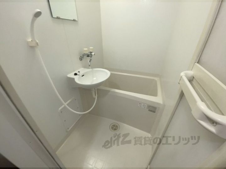 レオパレスアビデ松原町の風呂