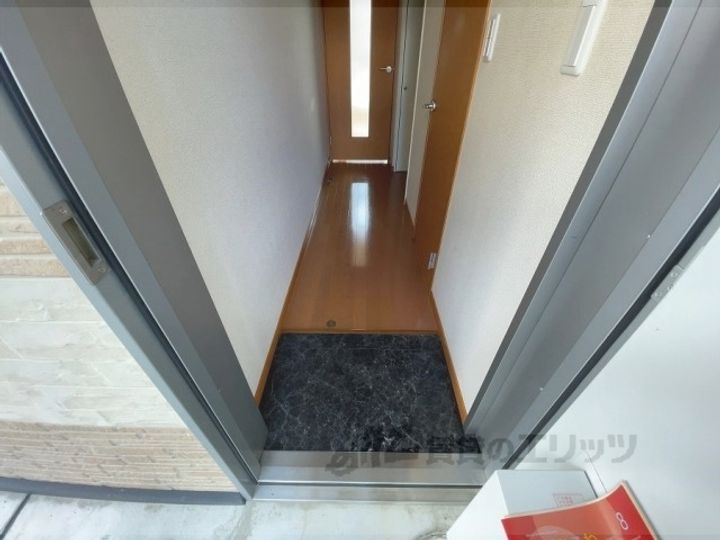 レオパレスアビデ松原町の玄関