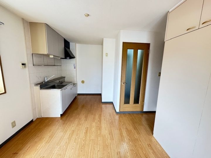 新潟県新発田市諏訪町1(マンション)の賃貸物件の居間