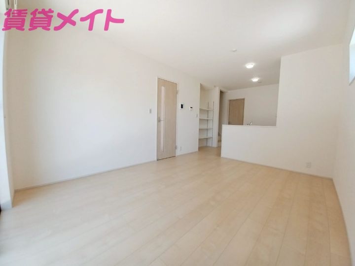 三重県鈴鹿市東磯山1(一戸建)の賃貸物件の居間