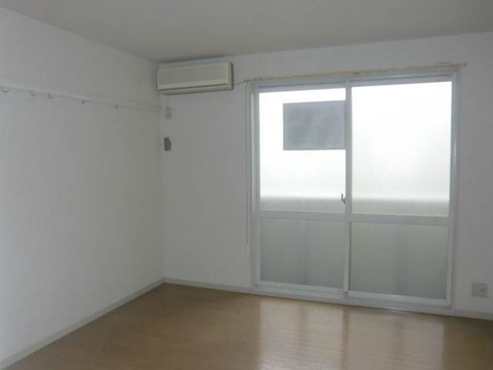 広島県呉市海岸1(アパート)の賃貸物件の居間