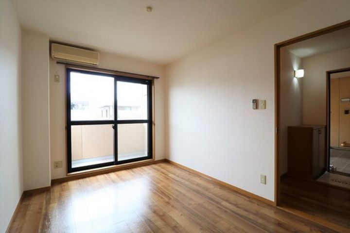 Pleiades A棟の居間