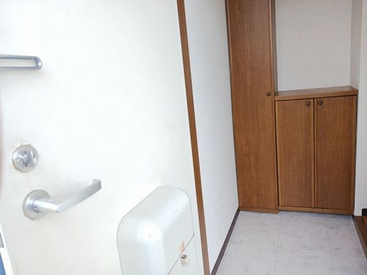 栃木県宇都宮市御幸町(アパート)の賃貸物件の玄関