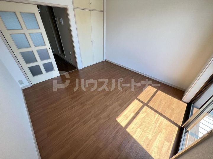 メゾネット臼倉の内装