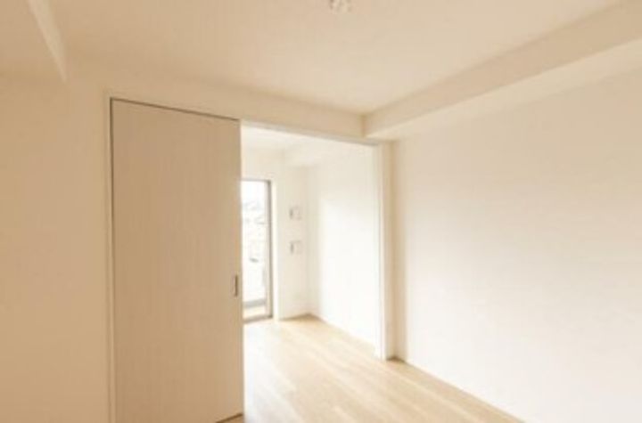 神奈川県横浜市神奈川区上反町1(マンション)の賃貸物件の居間