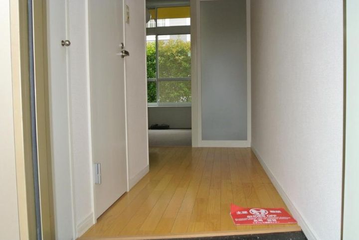 レオパレス萌の玄関