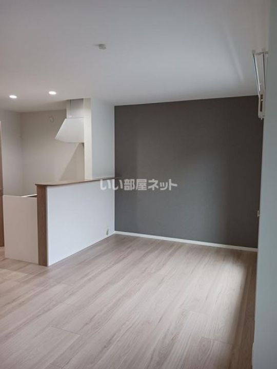 (仮)ガレージロタス砥堀の居間