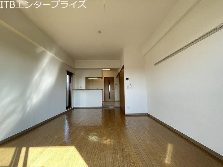 静岡県浜松市中央区高丘西2(マンション)の賃貸物件の居間