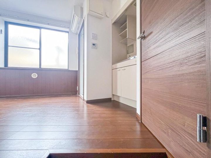 シャンゼリゼの玄関