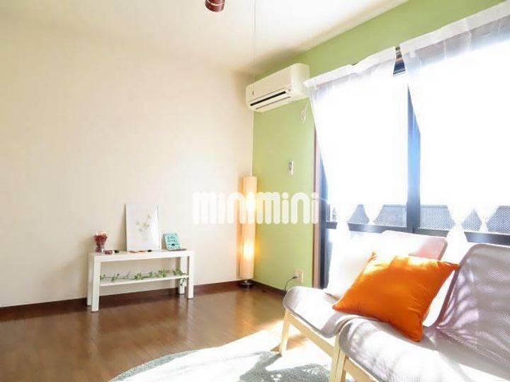 ソシア・エム Aの居間