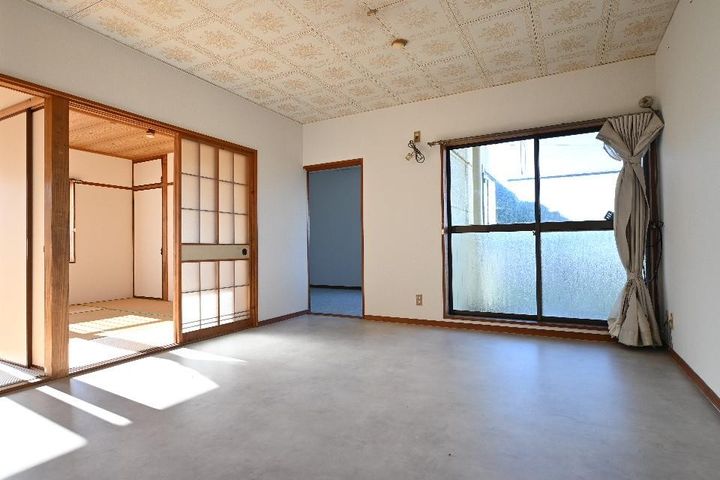 サンハイツ(宮里町)の居間