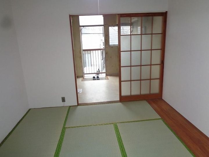 コ ポ真弓の居間