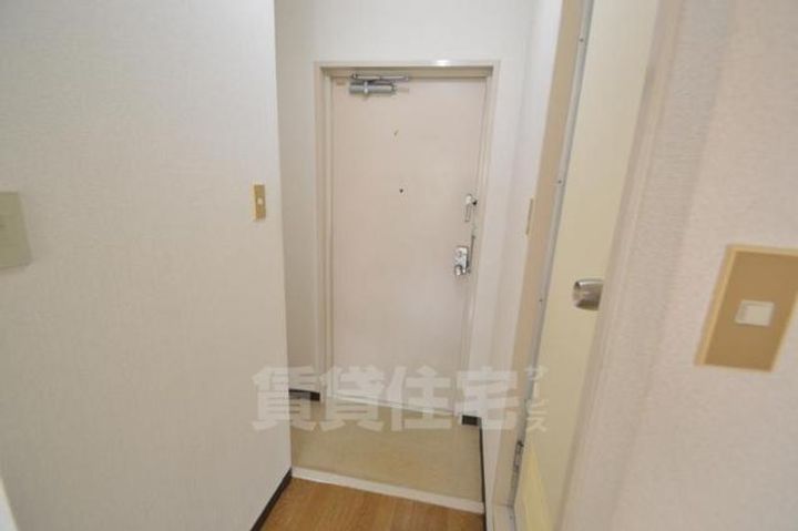 大阪府摂津市千里丘2(マンション)の賃貸物件の玄関