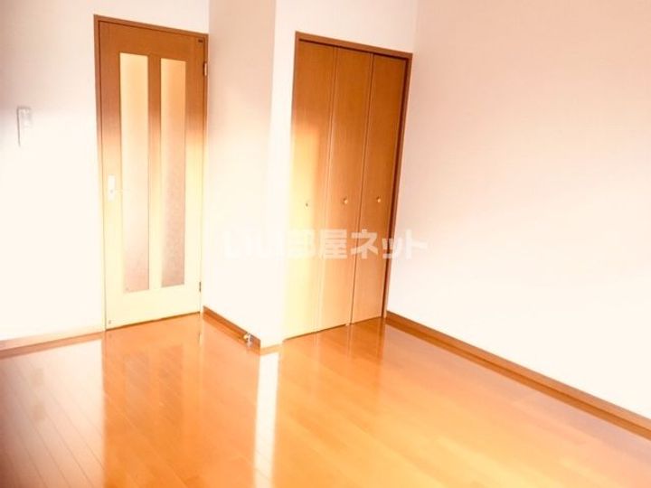 和歌山県和歌山市今福5(アパート)の賃貸物件の居間