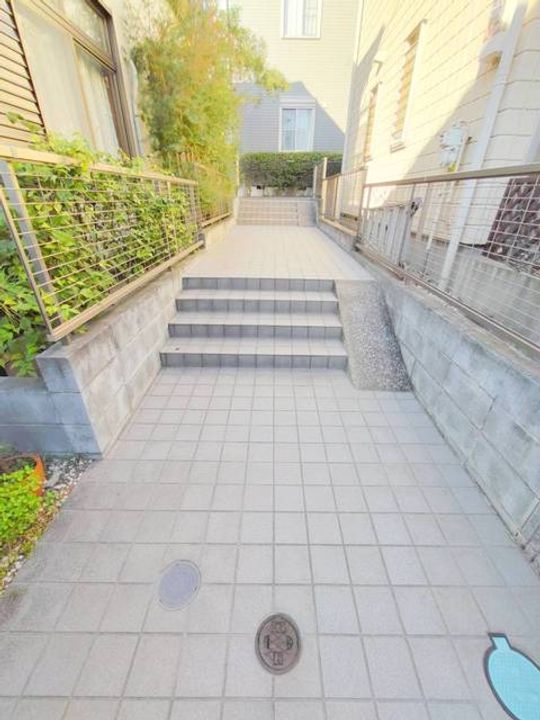 神奈川県横浜市南区南太田4(マンション)の賃貸物件の地図