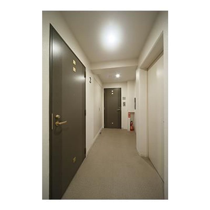 アンシャンテ世田谷の玄関