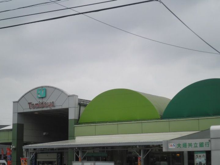 アミューズコートの周辺