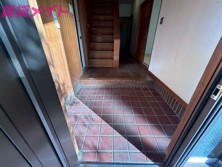 三重県四日市市あかつき台1(一戸建)の賃貸物件の玄関