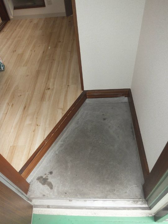 白金荘の玄関