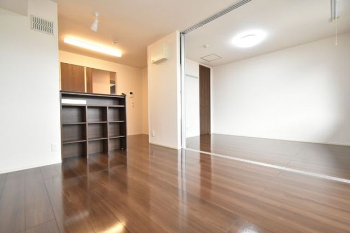 新潟県加茂市幸町1(アパート)の賃貸物件の居間