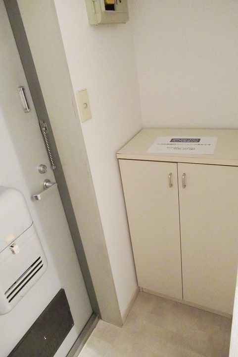 メゾン下高井戸の玄関