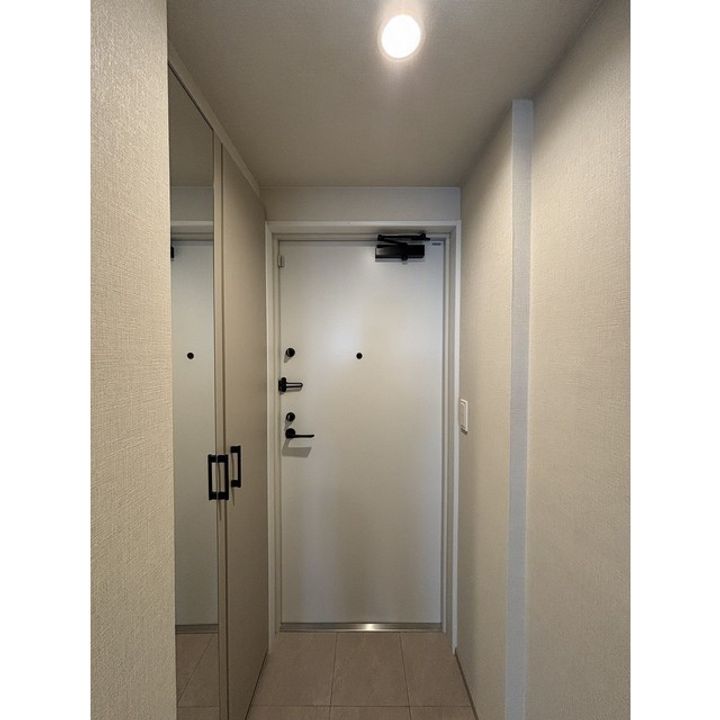 東京都新宿区四谷坂町(マンション)の賃貸物件の玄関