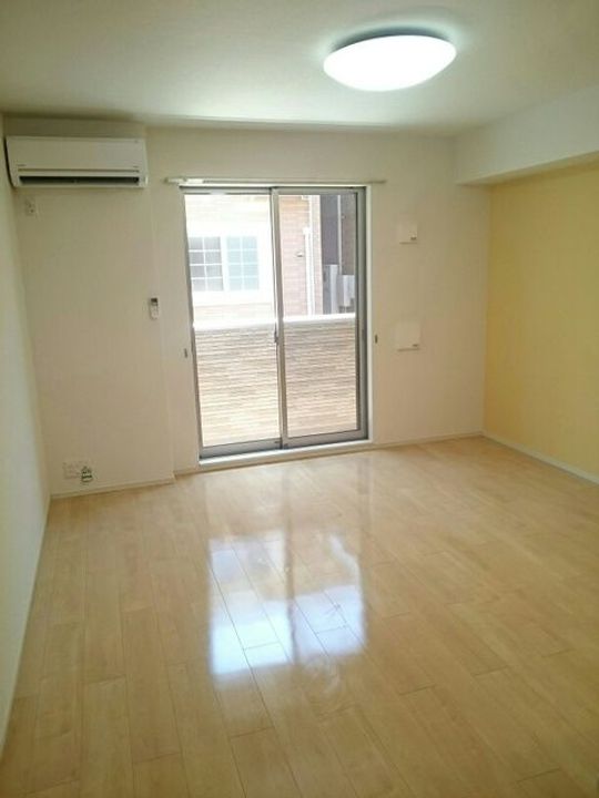 HY アヴェニューの居間