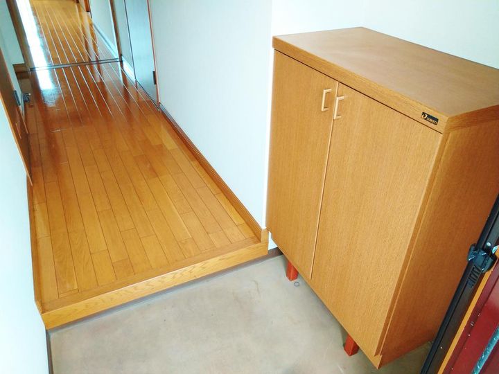 サトウビルの玄関