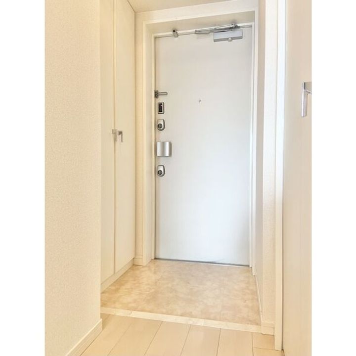 ラ・ヴィ・アン・ローズの玄関