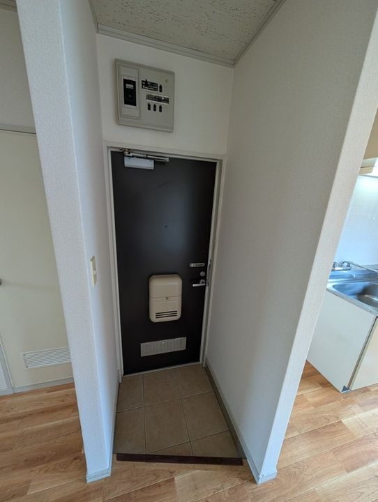 静岡県浜松市中央区曳馬1(アパート)の賃貸物件の玄関