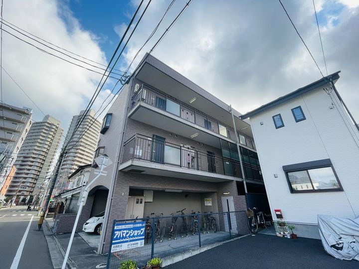 ブランドール河原町プラザの外観