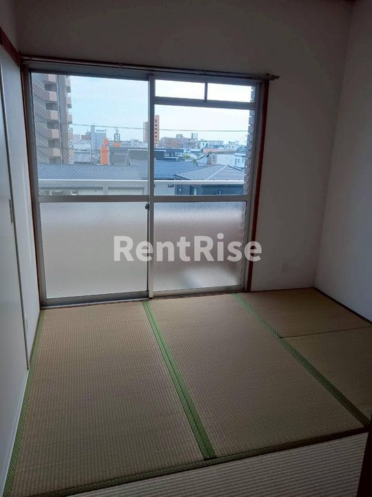 ハイツ森鷹2番館の居間